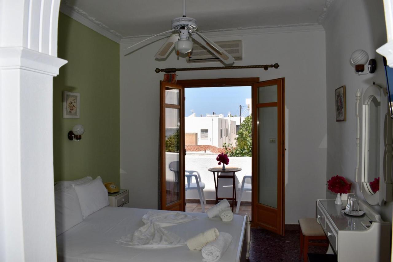 Minoa Hotel Naoussa Esterno foto