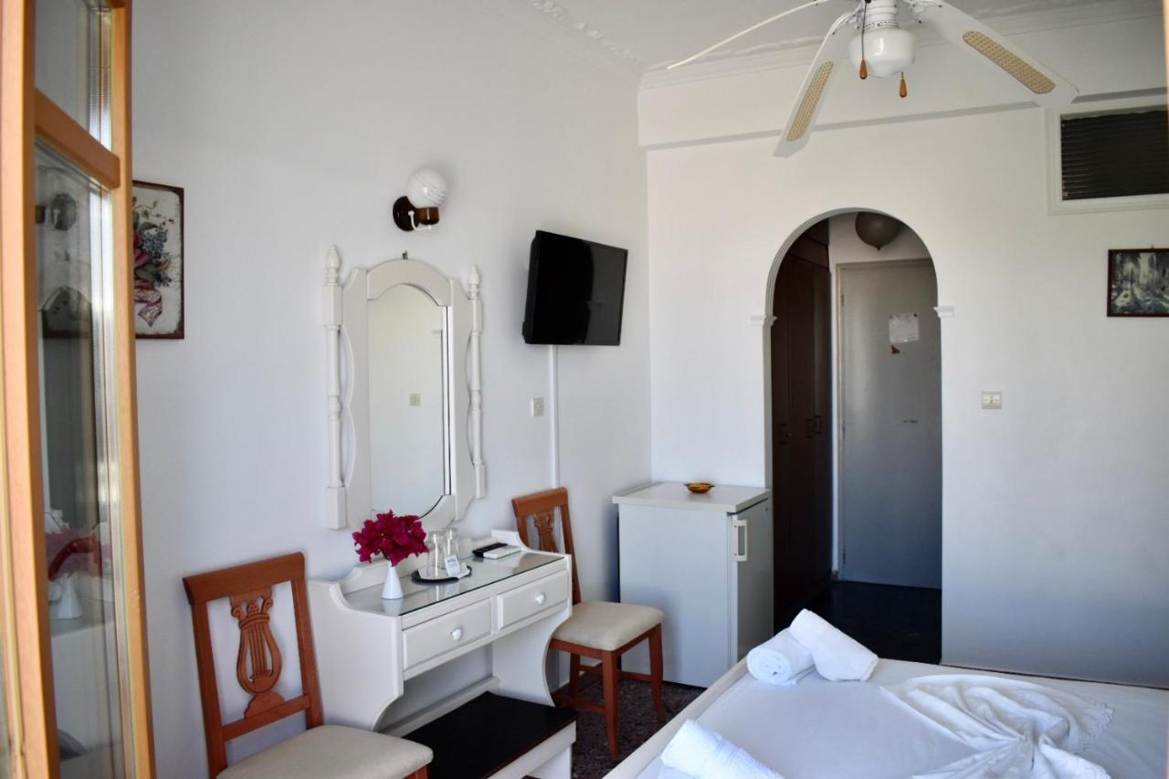 Minoa Hotel Naoussa Esterno foto