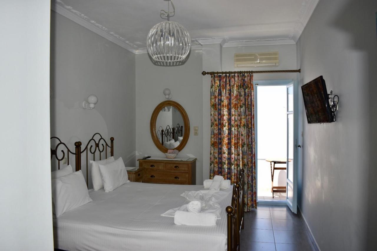 Minoa Hotel Naoussa Esterno foto