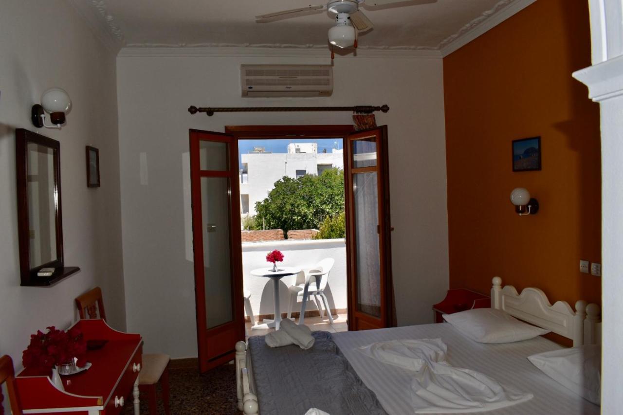 Minoa Hotel Naoussa Esterno foto