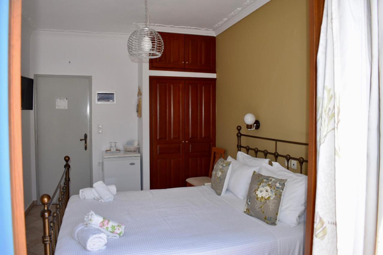 Minoa Hotel Naoussa Esterno foto