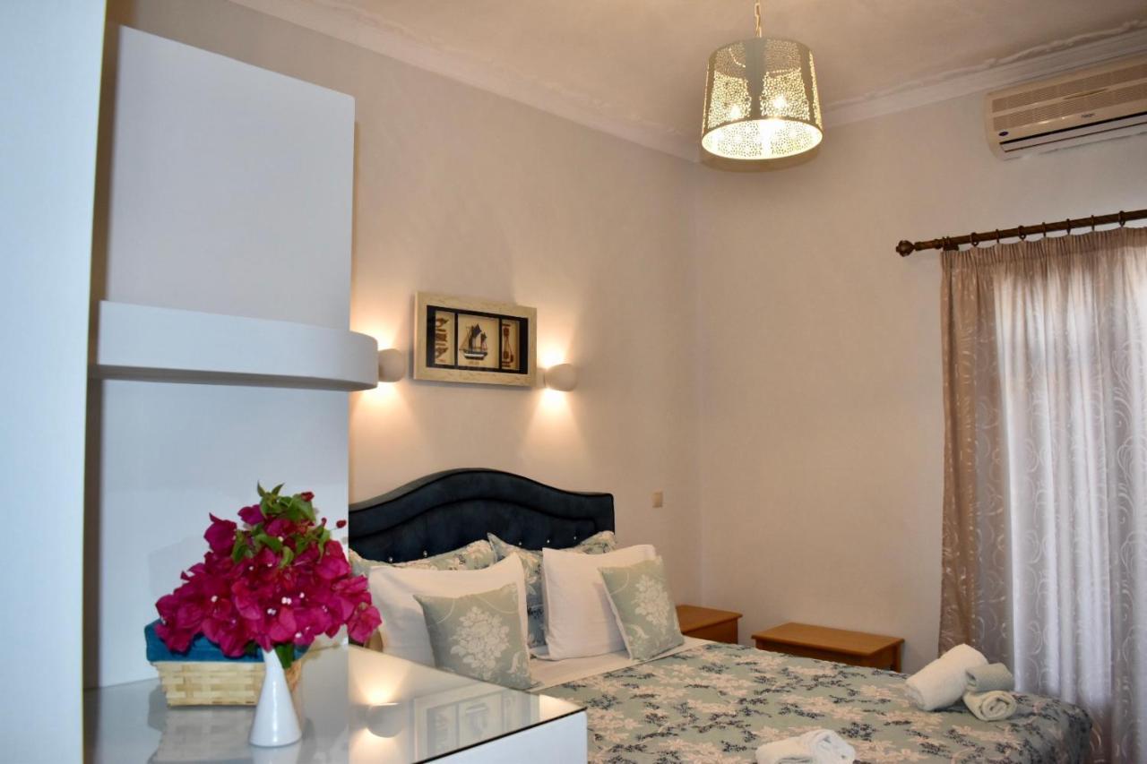 Minoa Hotel Naoussa Esterno foto