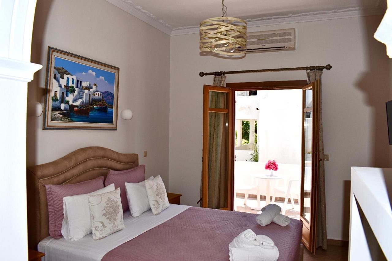 Minoa Hotel Naoussa Esterno foto