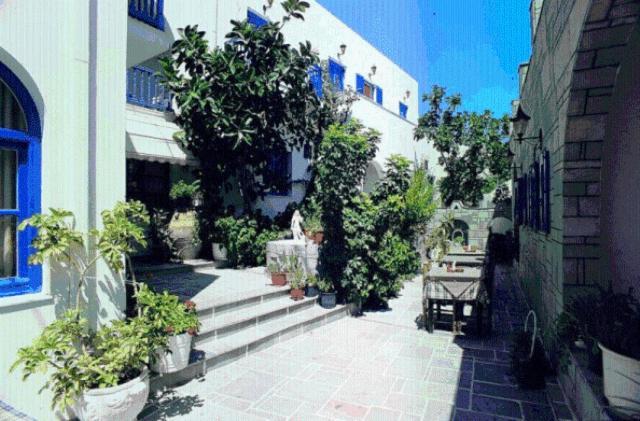 Minoa Hotel Naoussa Esterno foto