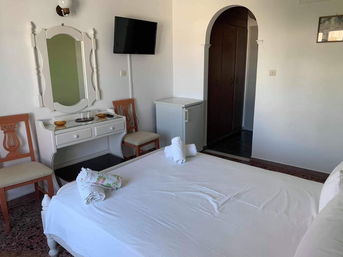 Minoa Hotel Naoussa Esterno foto