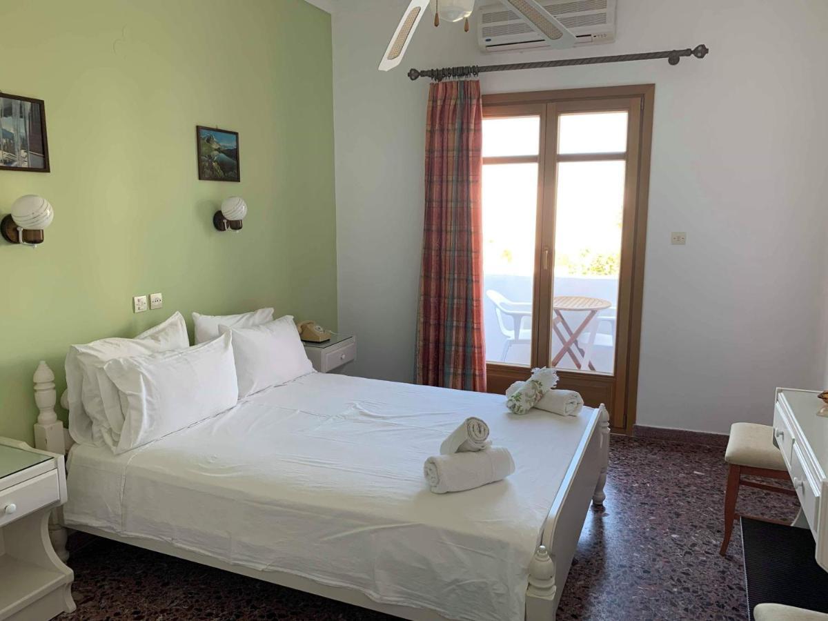 Minoa Hotel Naoussa Esterno foto